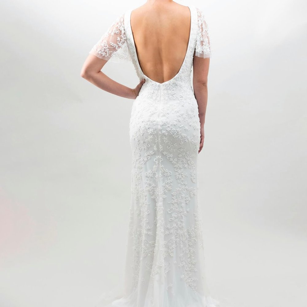 Gorgeous beaded designer wedding gown! - Picture 7 of 8